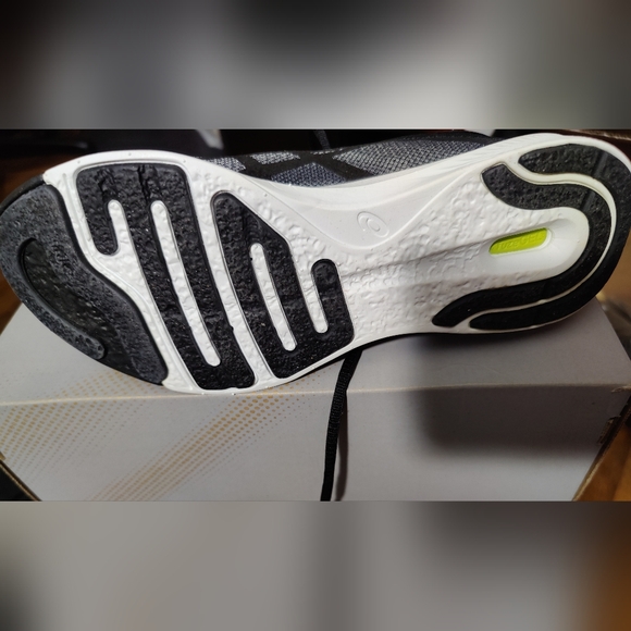 (NWOB)Asics Women's shoes Running Asics fuzex Rush 2017 (New) - Picture 13 of 14